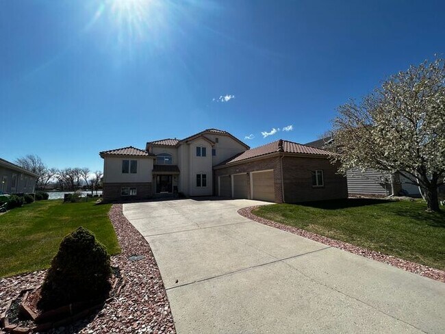 Foto del edificio - Beautiful lakefront property in NE Fort Co...