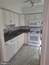 Building Photo - 755 Azalea Dr