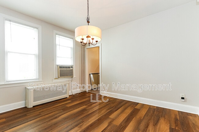 Building Photo - 137 Bartram Ave