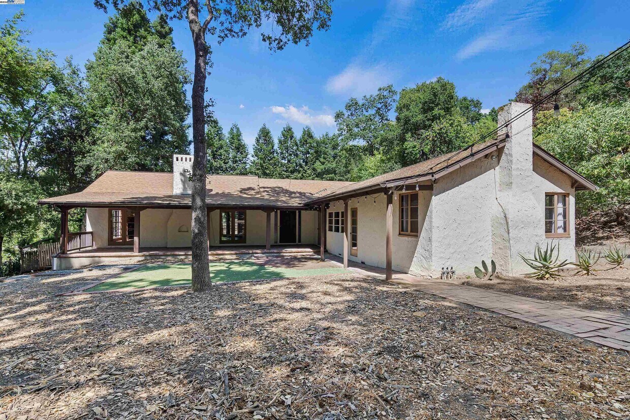 Primary Photo - 3476 Springhill Rd