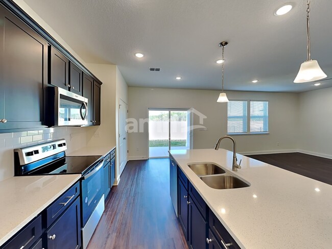 Building Photo - 122 Elcano Ln