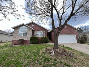 Building Photo - 161 Shadowview Dr