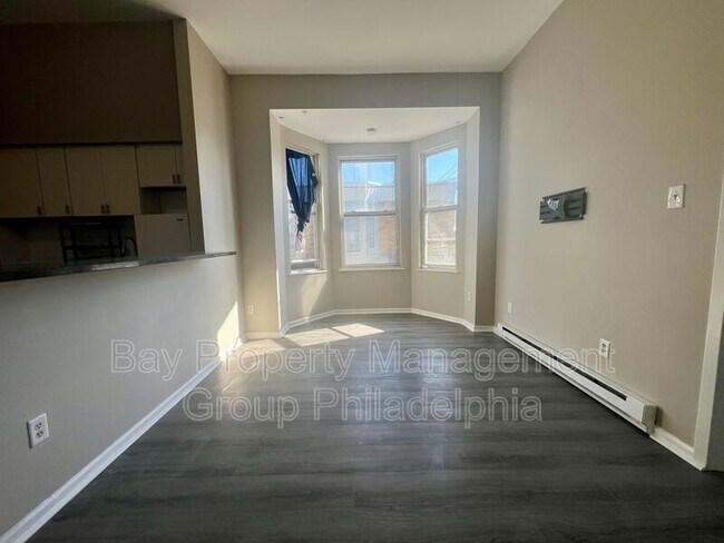 Building Photo - 2419 S 62nd St