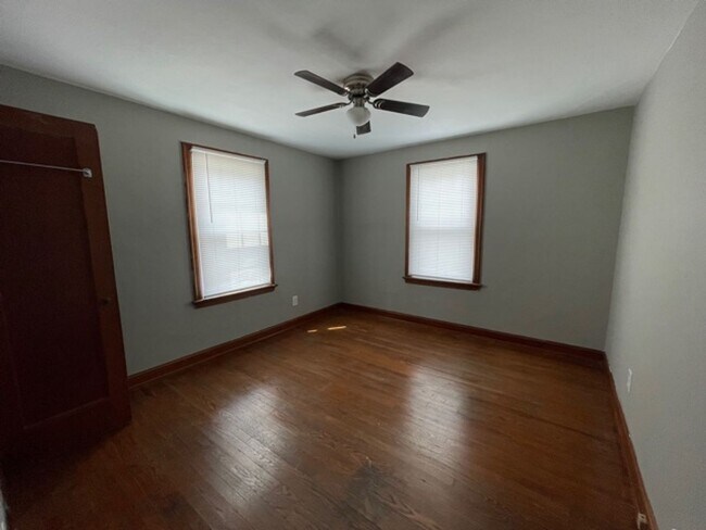Building Photo - 3 Bedroom/2 Bath House