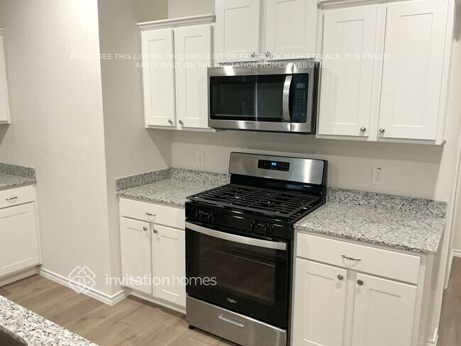 Foto del edificio - 4105 River Rock Ave