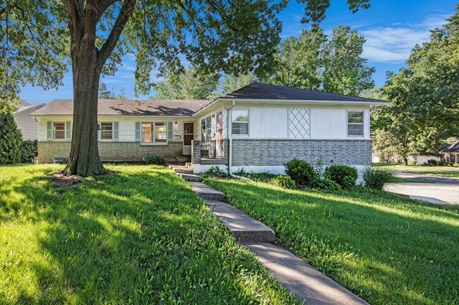 Foto del edificio - Move in special!! Beautiful 3BR/2BA w/ Gar...