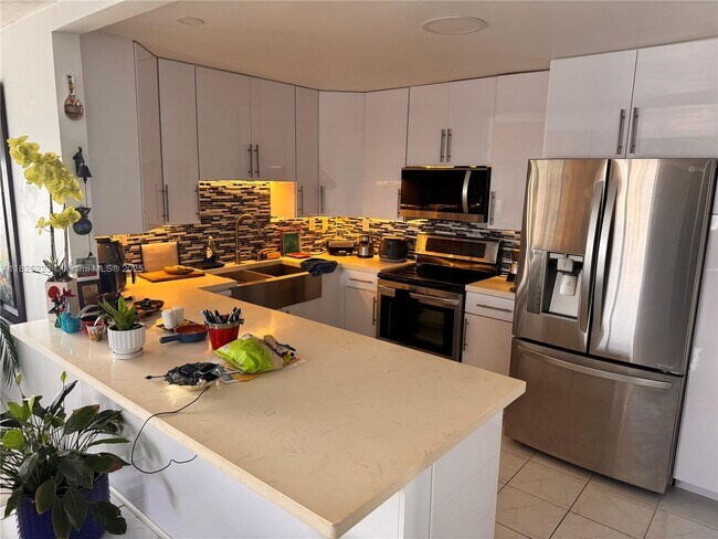 Foto del edificio - 2750 NE 183rd St