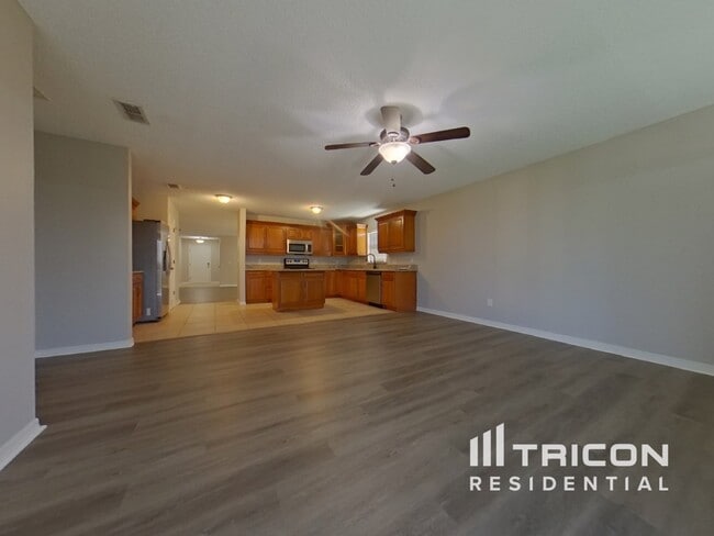 Building Photo - 2046 Knollcrest Dr