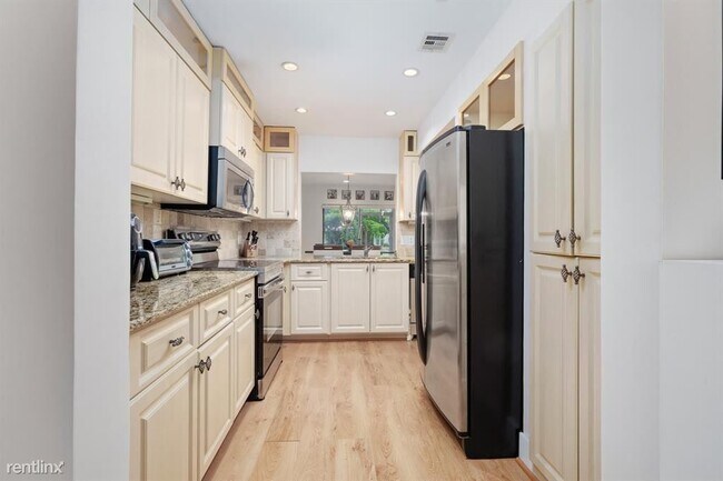 Building Photo - 3 br, 2.5 bath House - 1692 Cypress Pointe Dr