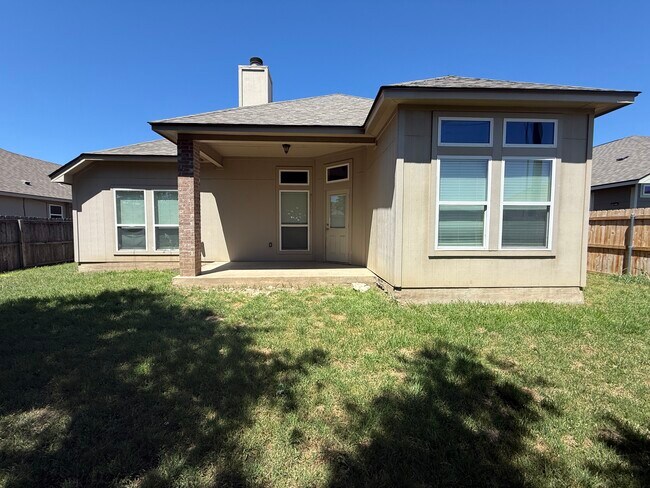 Foto del edificio - 1123 Neuberry Cliffe