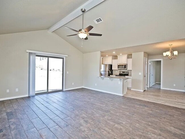 Building Photo - GREAT LOCATION IN CENTERTON!!!