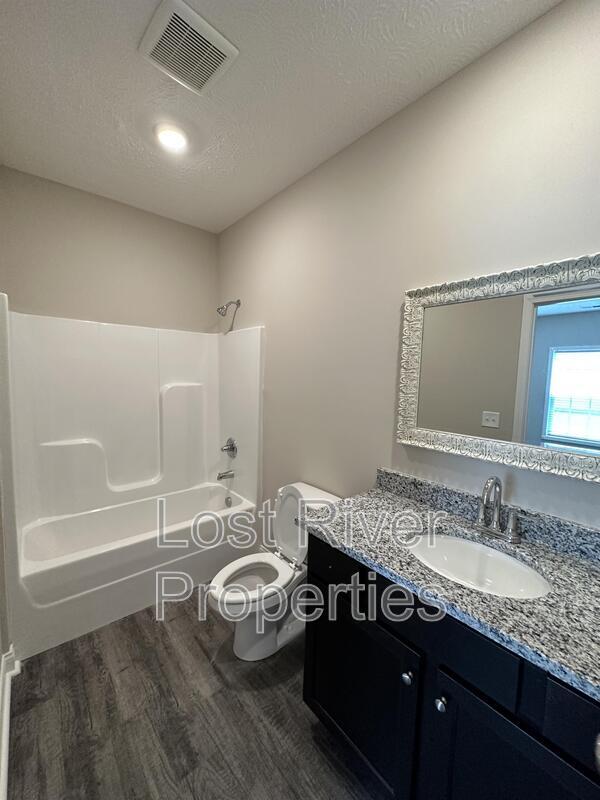 Foto del edificio - 4496 Wilford Ln