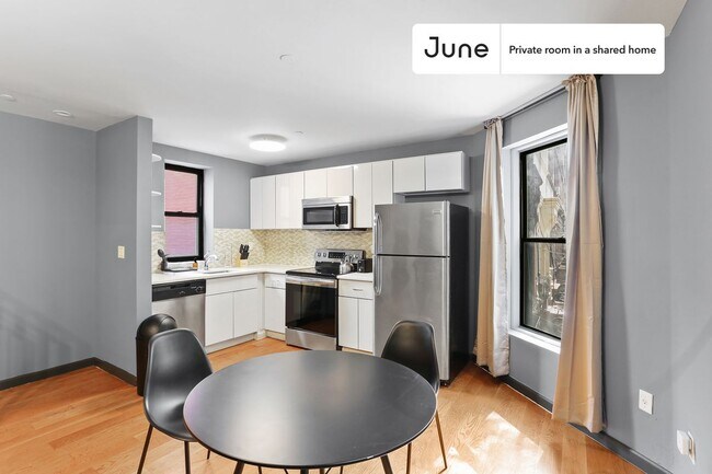 Foto del edificio - Room in Shared 4 bed/3 bath home