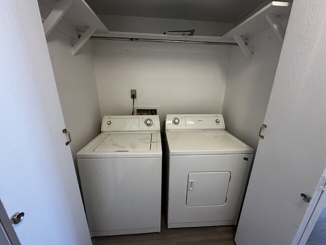 Building Photo - Charming condo in the Chestnut Community!  Available Now!