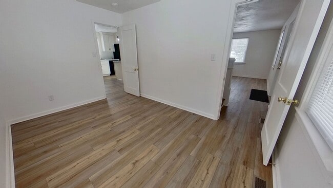 Building Photo - Private Cape Cod in a Peaceful Setting