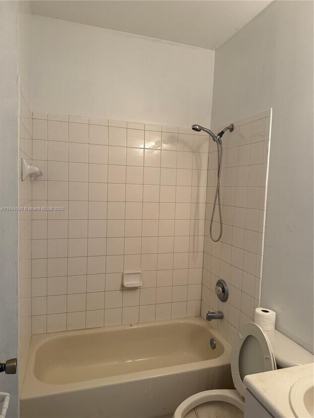 Foto del edificio - 551 NE 21st Terrace