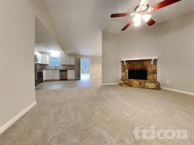 Building Photo - 4702 Bullock Ln