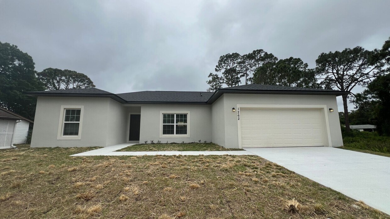 Foto principal - Be the FIRST to live in this Gorgeous, BRA...