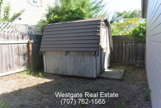 Foto del edificio - Darling 2/1 within Walking Distance of Dow...