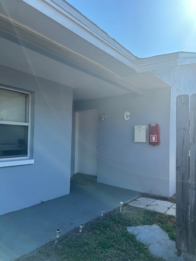 1489 Fresh Dr Unit C, Dunedin, FL 34698 Apartments in Dunedin, FL