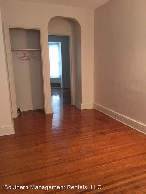 Building Photo - 5 br, 1 bath House - 633 Manor Street