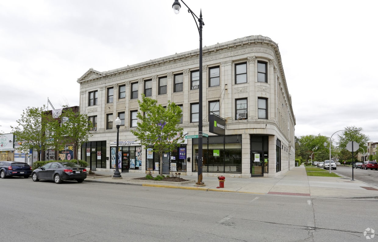 Primary Photo - 5837 W Madison Ave