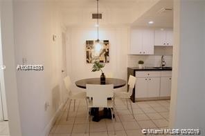 Foto del edificio - 636 NE 63rd St