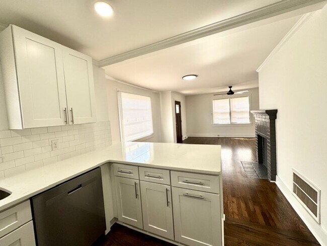 Building Photo - Renovated 2 bedroom 1 bathroom house ready...