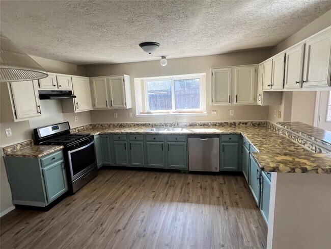 Building Photo - 10926 Rosewood Ct