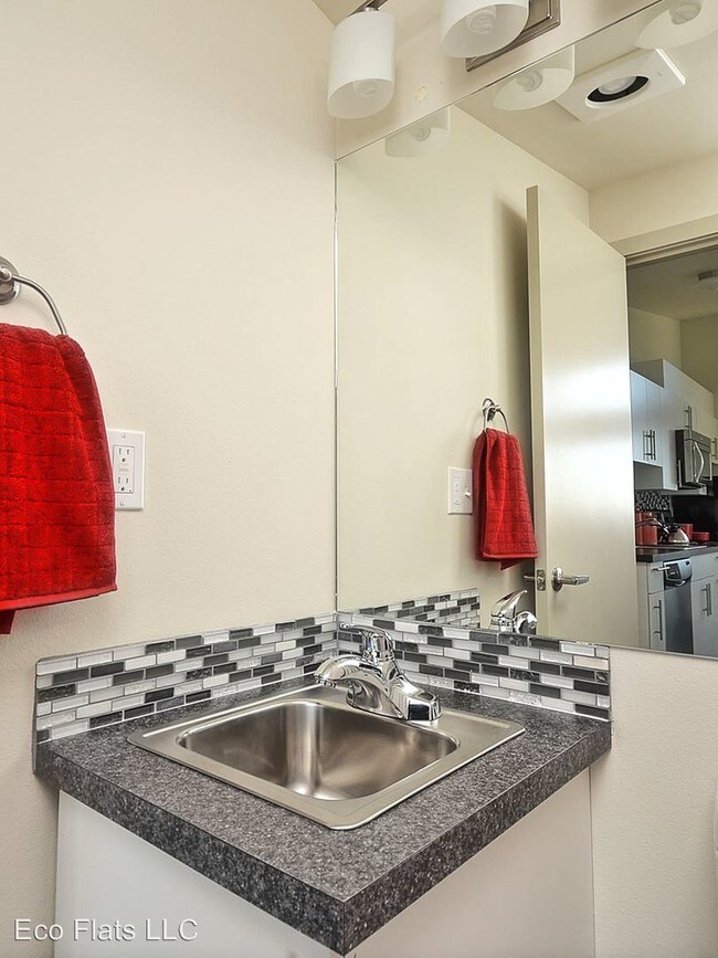 Foto del edificio - 2131 N 113th St