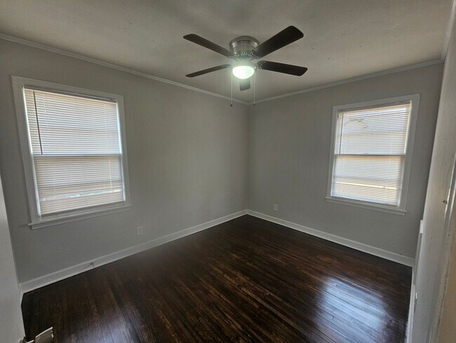 Building Photo - 4800 Verne