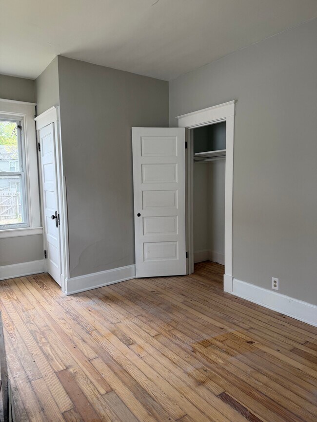 Foto del edificio - 614 N E St