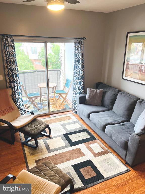 Foto del edificio - 7111 Sandown Cir