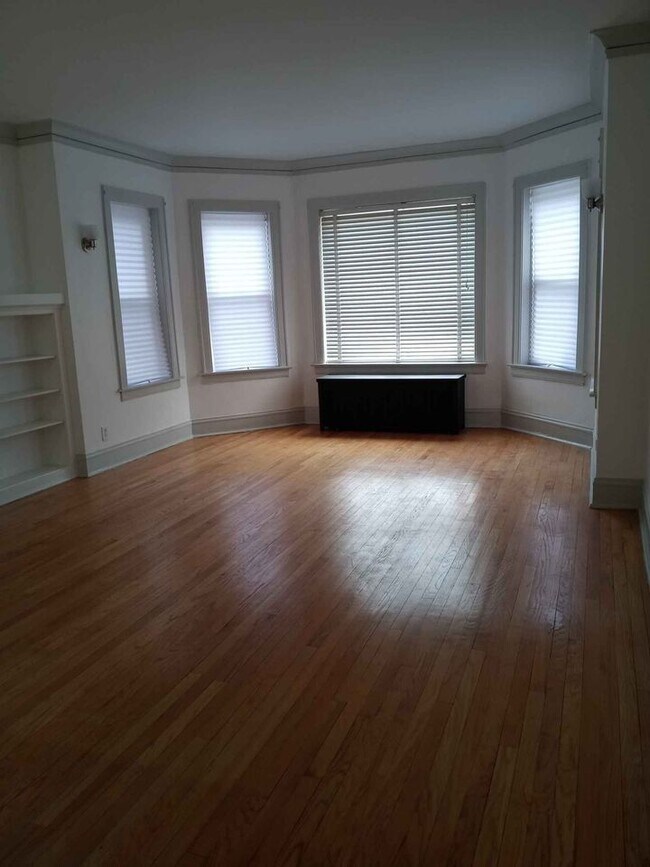 Foto del edificio - 8032 S Rhodes Ave