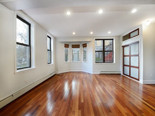 Building Photo - 501 Park Ave