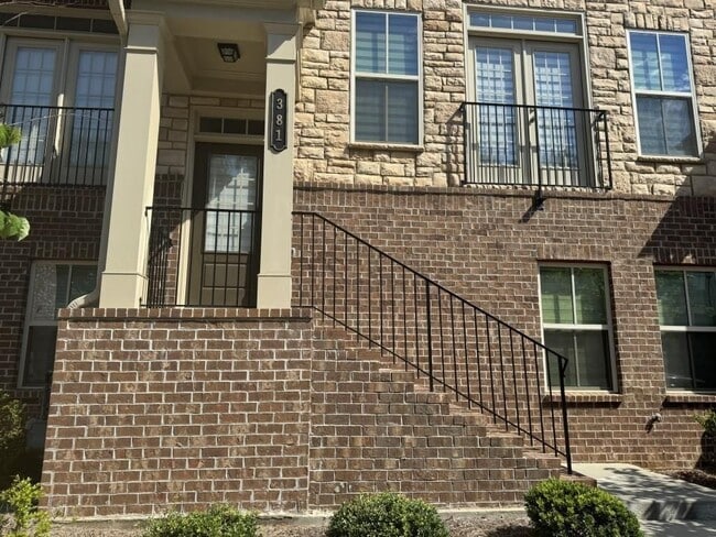 Building Photo - 381 Northaven Ave