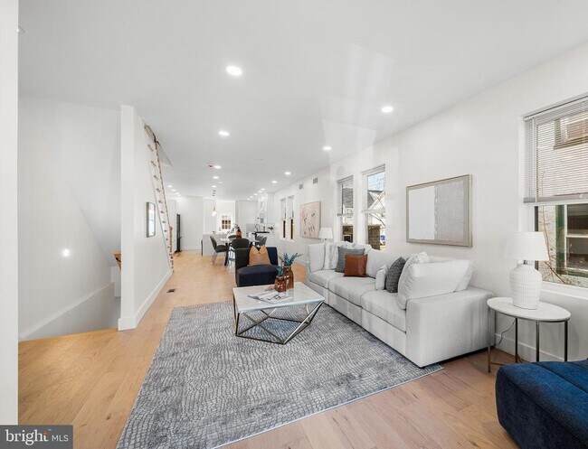 Foto del edificio - 703 Preston Ave