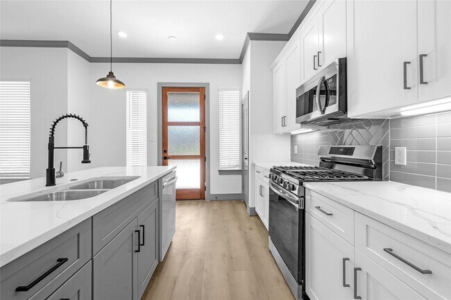 Foto del edificio - 6510 Bunche Dr