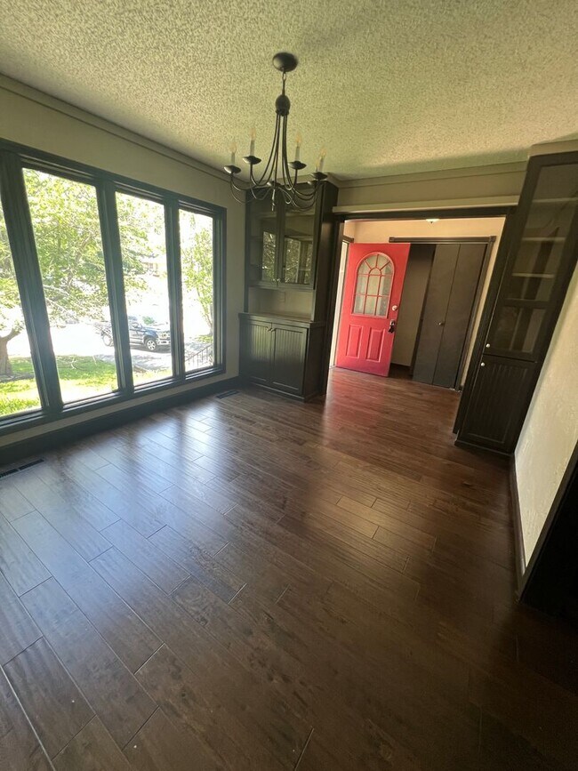 Foto del edificio - 4 bedroom/2 bath house