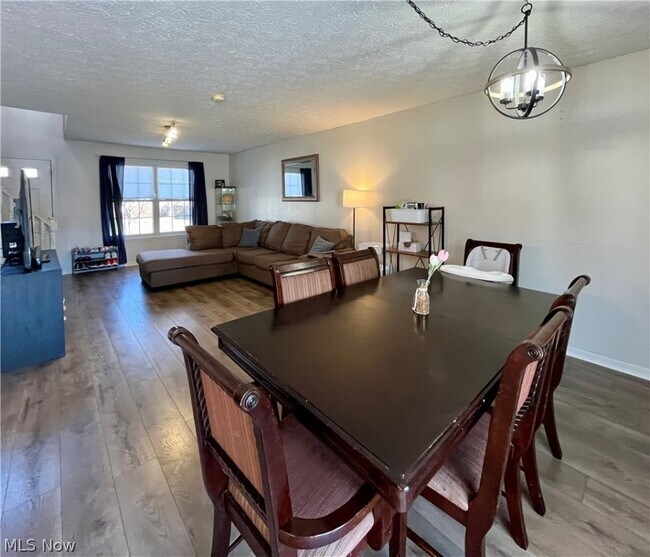 Foto del edificio - 33887 Gloria Ave