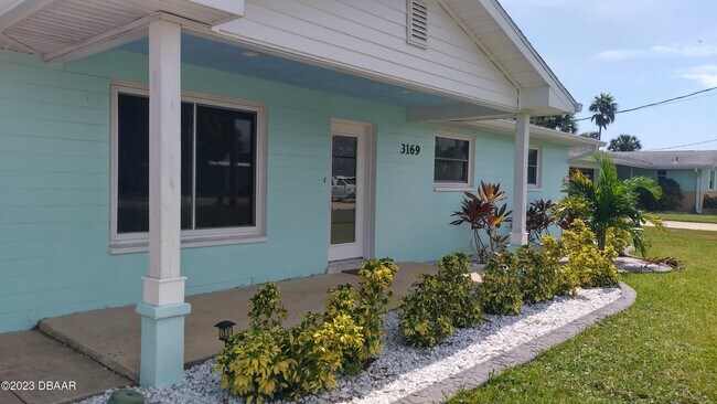 Building Photo - 3169 S Peninsula Dr