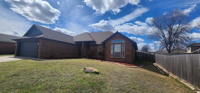 Building Photo - 2708 Northridge Rd