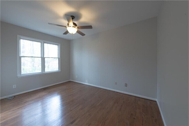 Building Photo - 335 Windsor Chase Trail