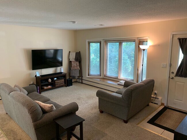 Building Photo - 10700 11th Ave N