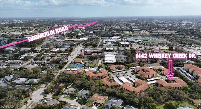 Foto del edificio - 6142 Whiskey Creek Dr