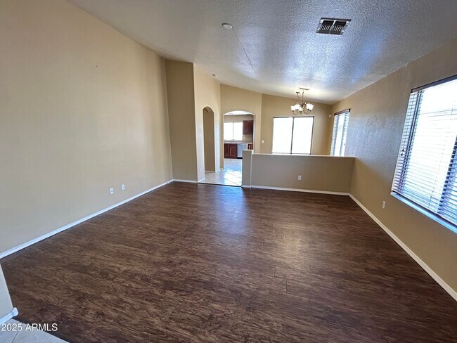 Foto del edificio - 12229 W Maricopa St