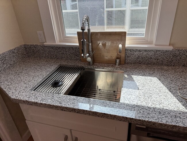 Kitchen Sink - 2822 S Holt Ave