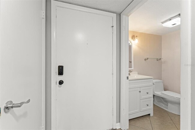 Building Photo - 6021 Windhover Dr
