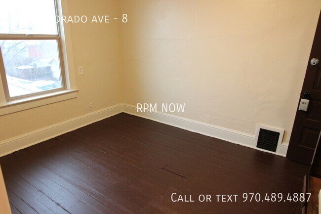 Building Photo - All Utilities Included.  Studio with Downt...
