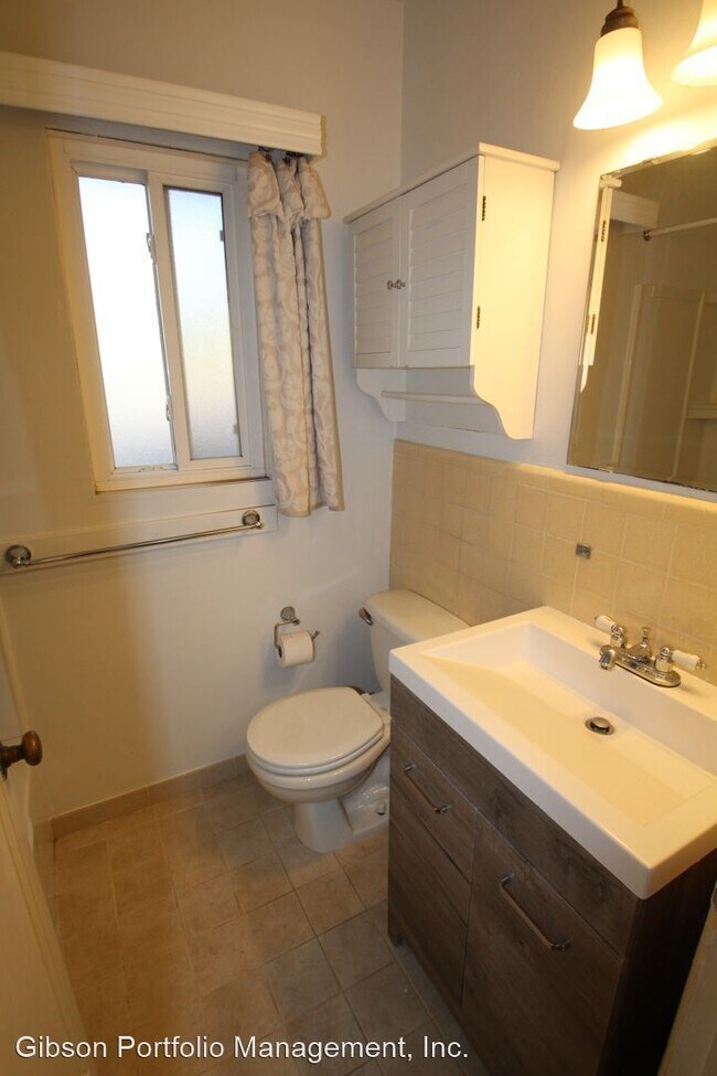 Building Photo - 2 br, 1 bath House - 1311 College Avenue